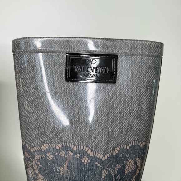 Valentino Garavani Blue Blush Lace Printed Rain Boots - Luxury and Elegance - Picture 7 of 10